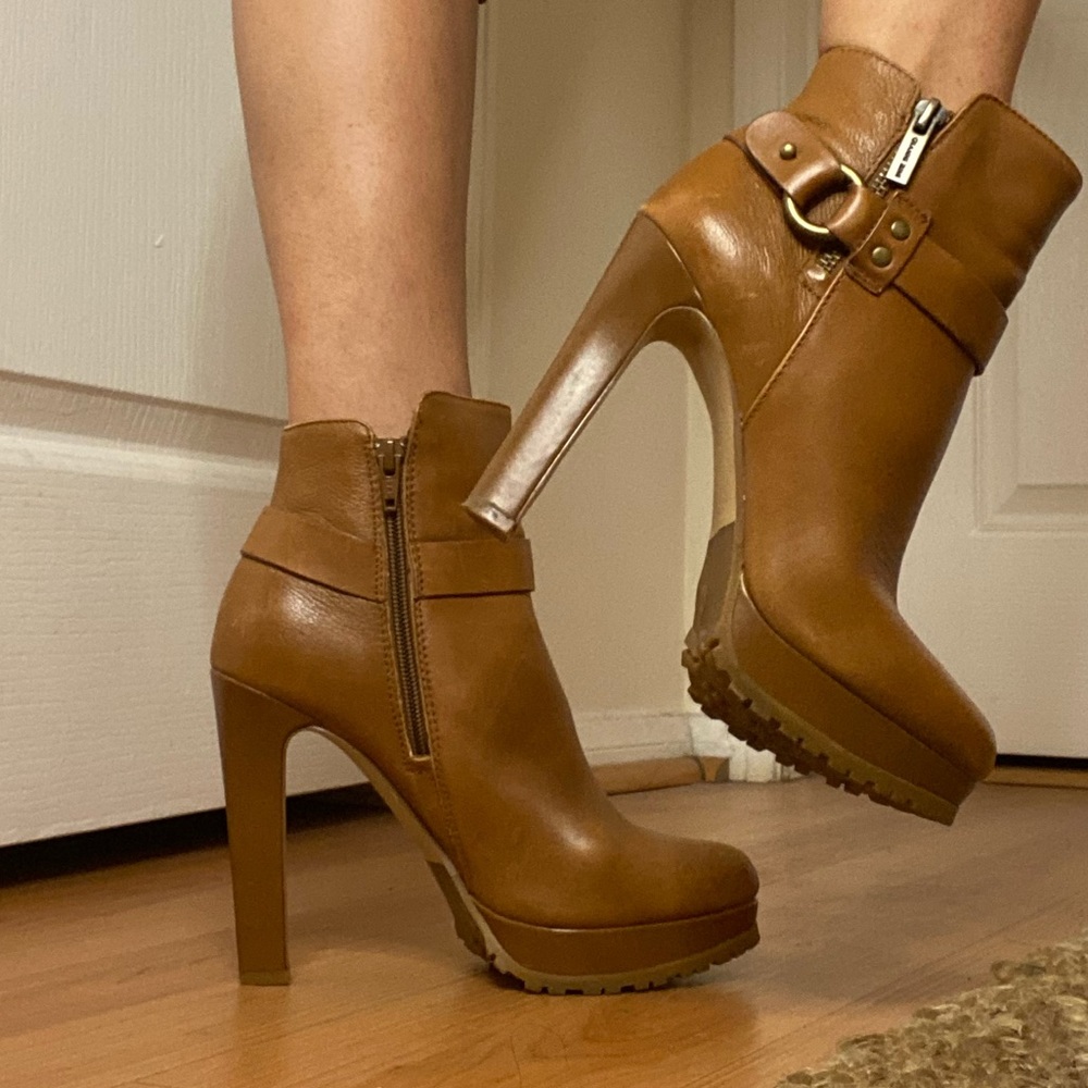 Camel Ankle boots